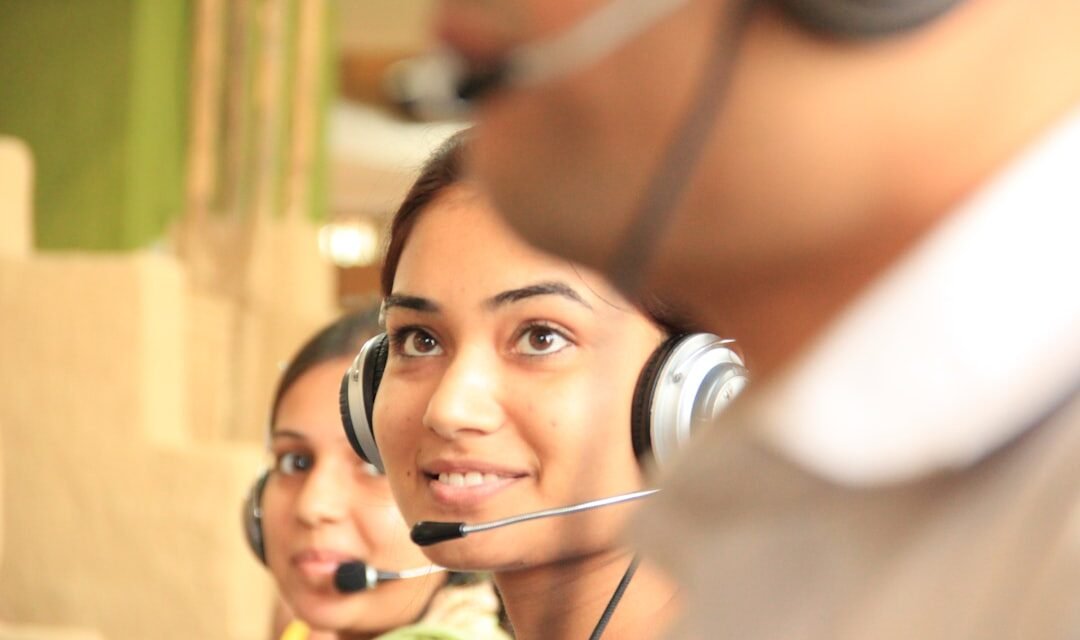 What Is the Difference Between Efficiency and Effectiveness? 1 Customer service team balancing efficiency and effectiveness
