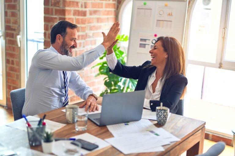 How Can a Family Business Manage Leadership Transition? 2 family business leadership transition
