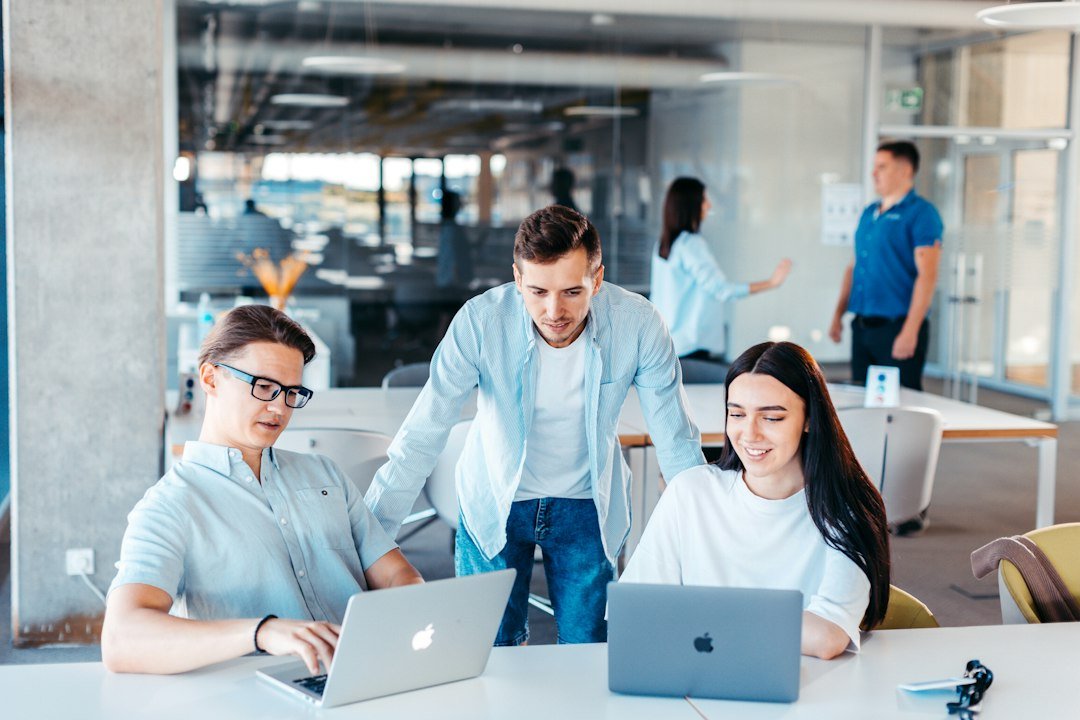 How Do You Train Employees to Use Generative AI Responsibly? 1 how to train employees to use generative AI responsibly