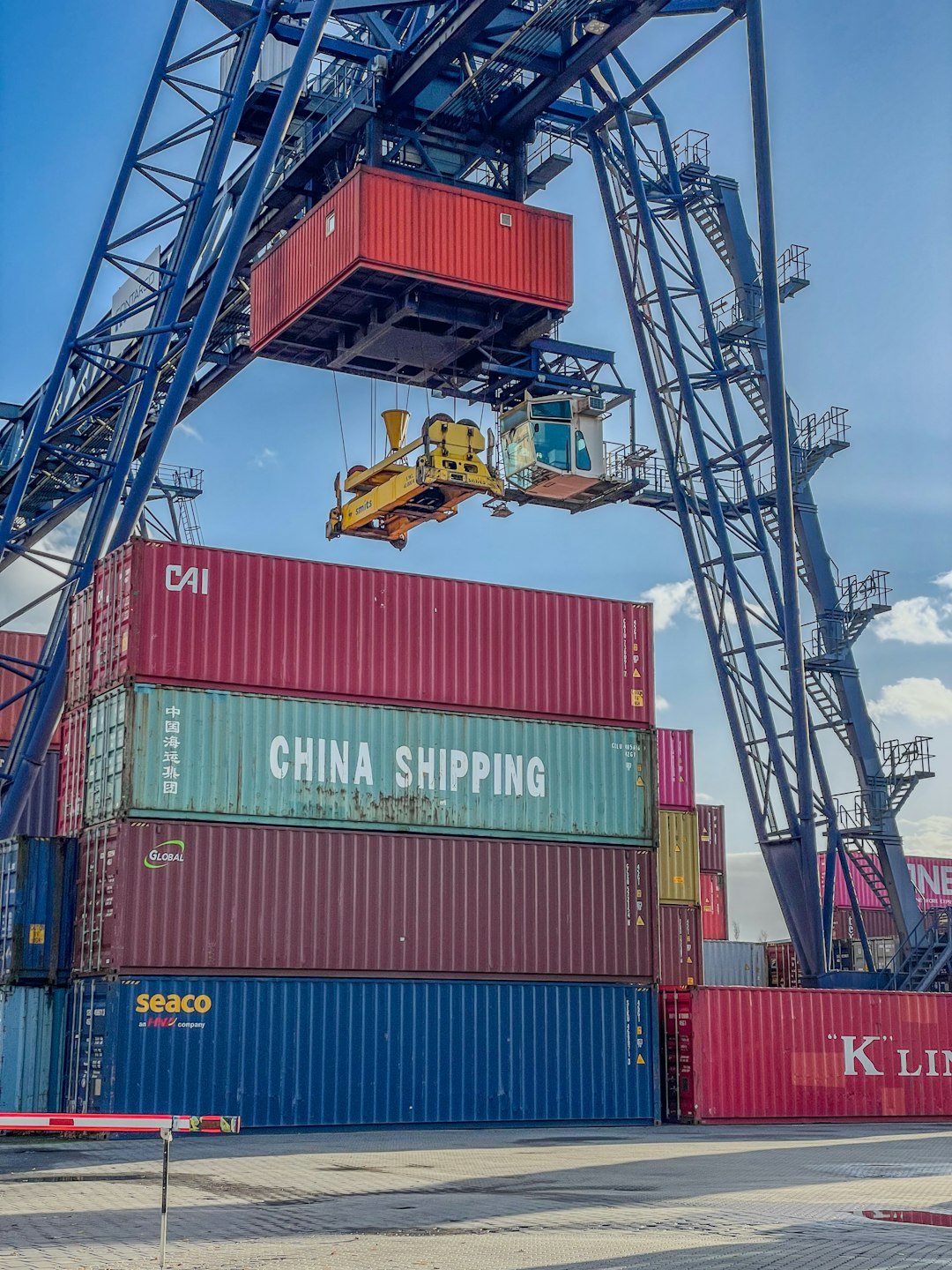 How Can Canadian Businesses Prepare for Tariff Disruption? 2 tariff disruption